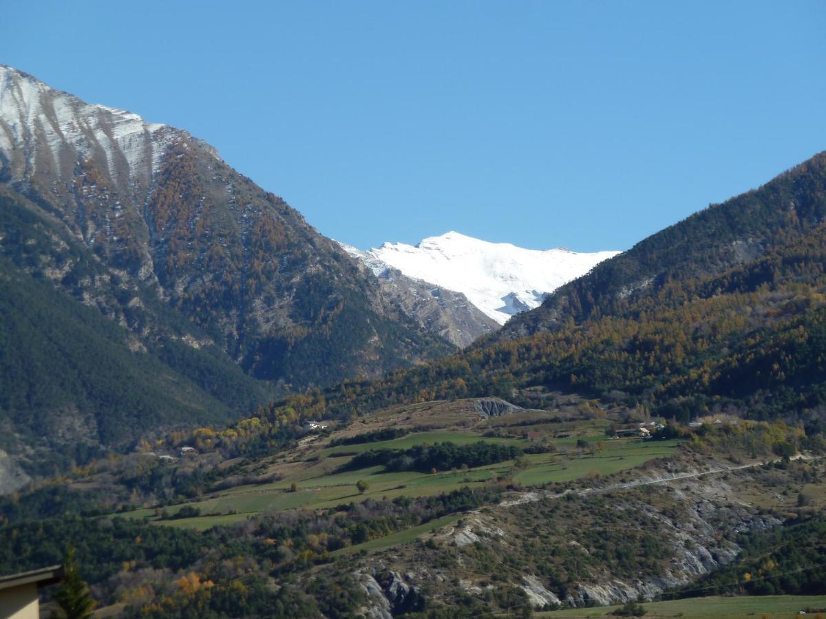Апартаменты Vue Sur Les Montagnes Эмбрён Экстерьер фото